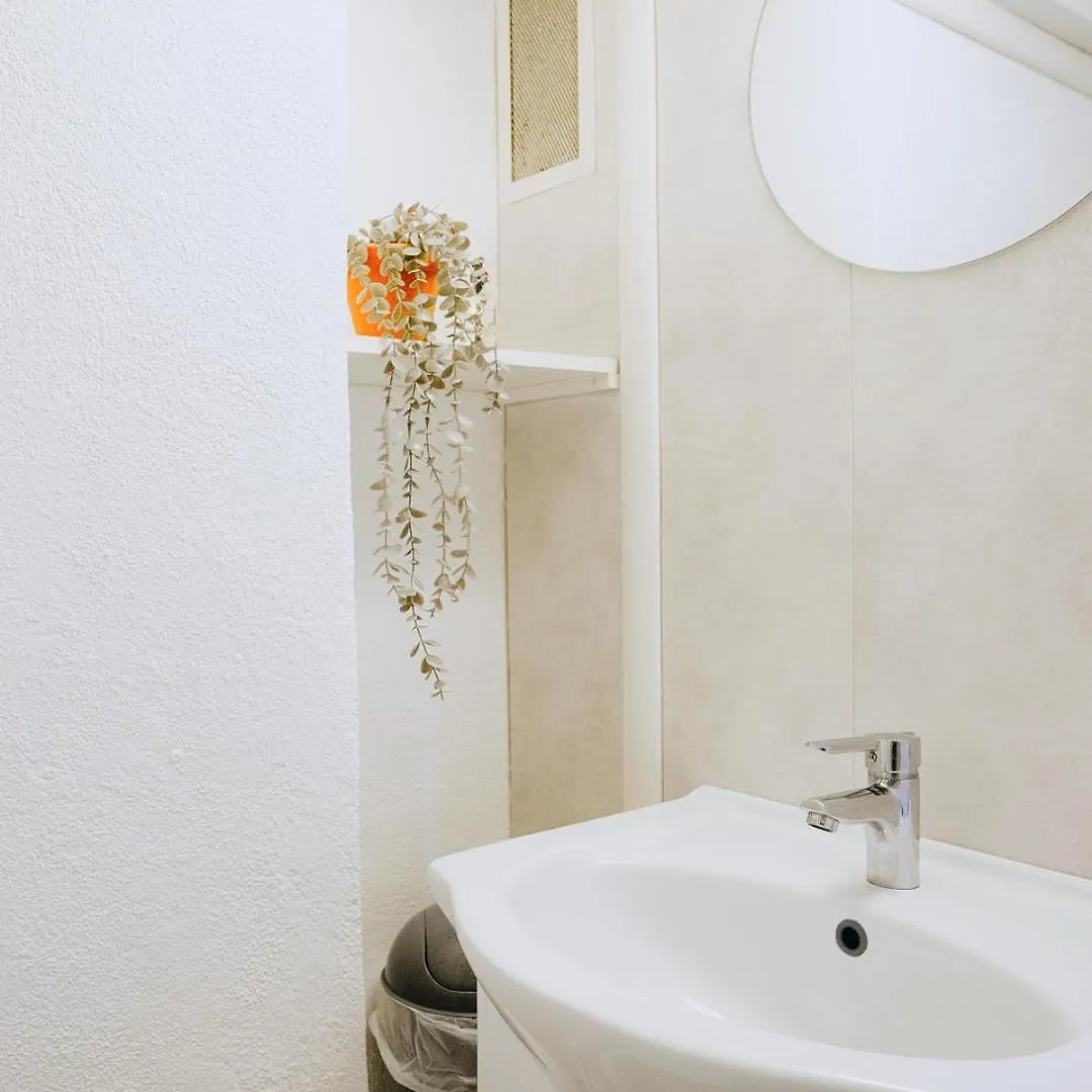 公寓 Logement En Rez-De-Chaussee 欧布纳