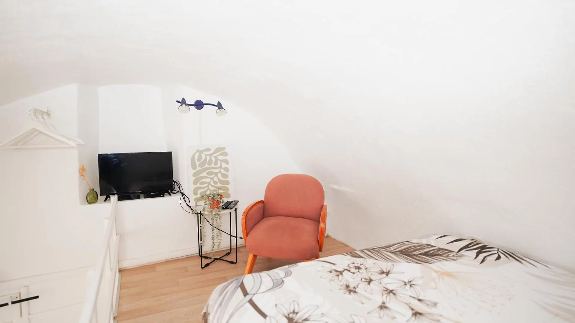 公寓 Logement En Rez-De-Chaussee 欧布纳